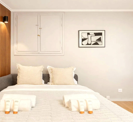 Bedroom 3, 1632 StMartin, Paris