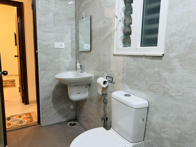 Bathroom 3, Olive Service Apartments HSR Layout, Bangalore