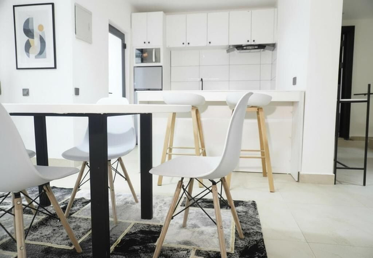 Dining 5, Vacation Haven Apartment, Eti-Osa