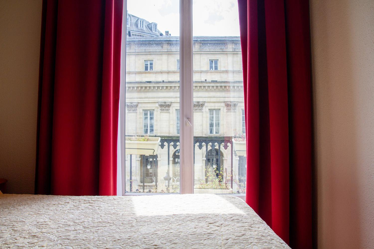 Bedroom 2, Hotel de L'Opera, Gironde