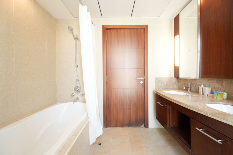Bathroom 5, Gala Guests - Standpoint Residences, Dubai