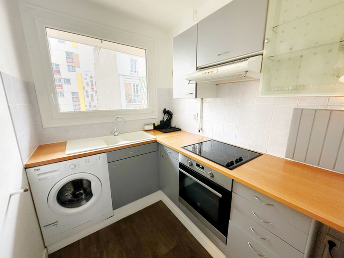 Private kitchen 5, Bright and ideal apartment Céline 20, Paris