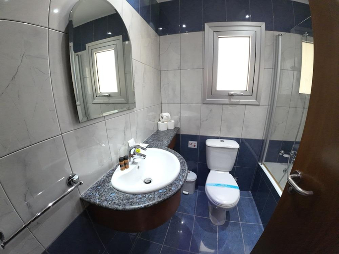 Bathroom 4, Loutsiana Deluxe Apts