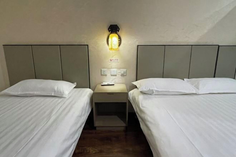 Bedroom 3, Super 8 Hotel (Beijing Qianmen Zhushikou Subway Station), Beijing