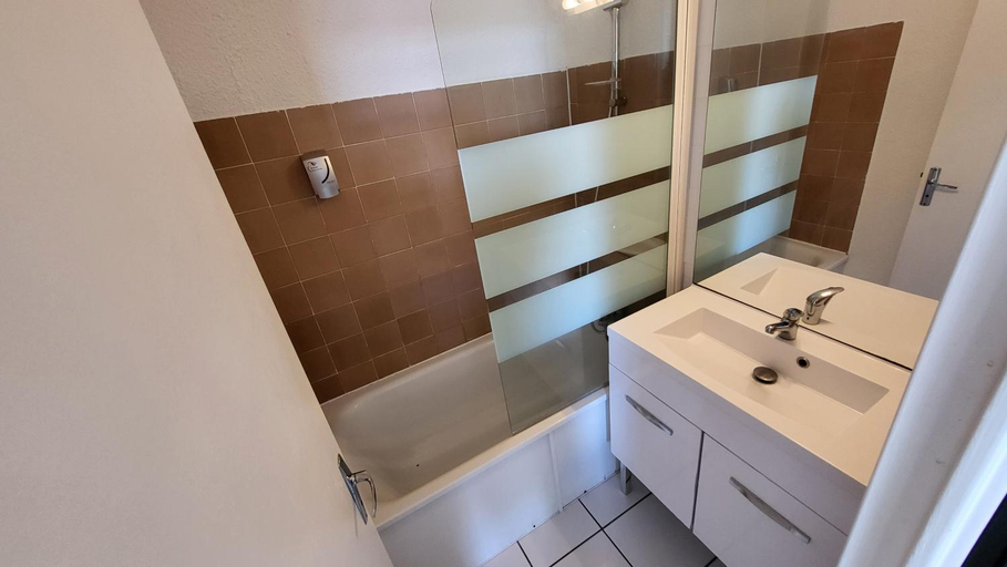 Bathroom, VVF Residence Port-Leucate, Aude