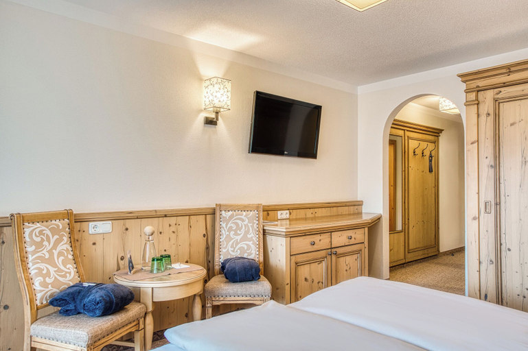 Bedroom 3, ZillergrundRock Luxury Mountain Resort, Schwaz