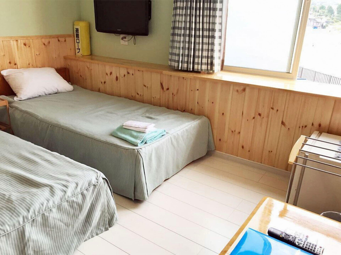 Bedroom 4, Shirahama Mariner Hotel, Shimoda