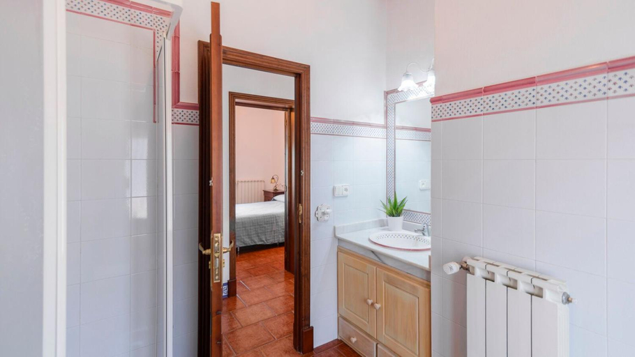 Bathroom 3, Casa El Torero El Bosque by Ruralidays, Cádiz