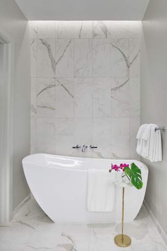 Bathroom 5, Hotel Beauden, Autograph Collection, Orange