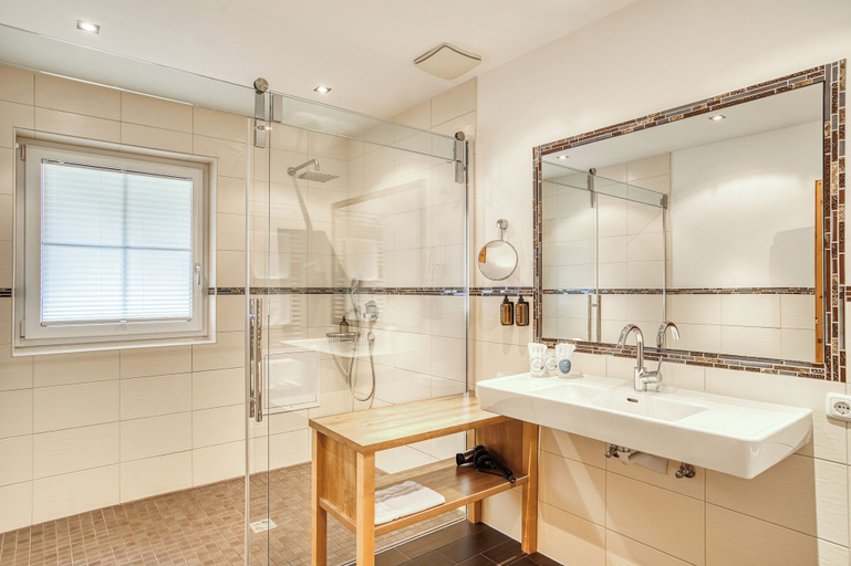 Bathroom 5, ZillergrundRock Luxury Mountain Resort, Schwaz
