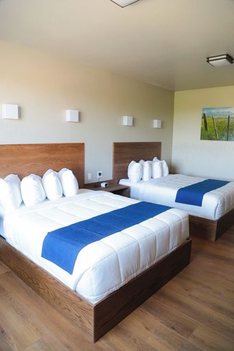 Room 2, Splash Canyon Hotel, Twin Falls