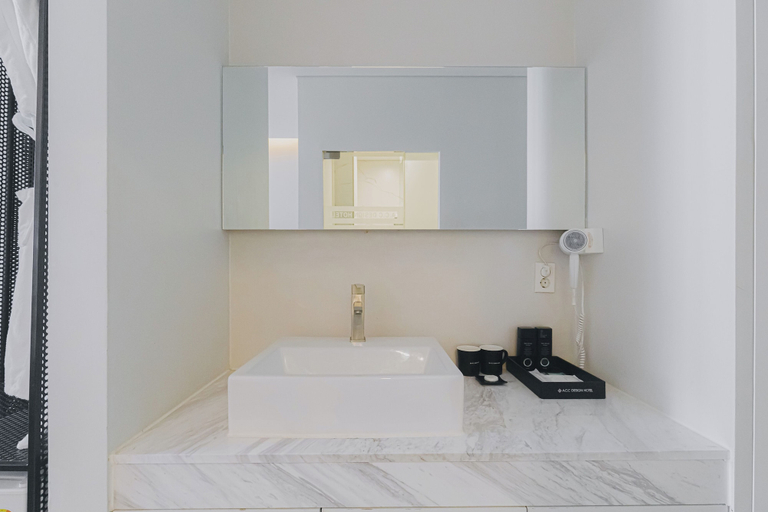 Bathroom 5, acc Design Hotel, Buk