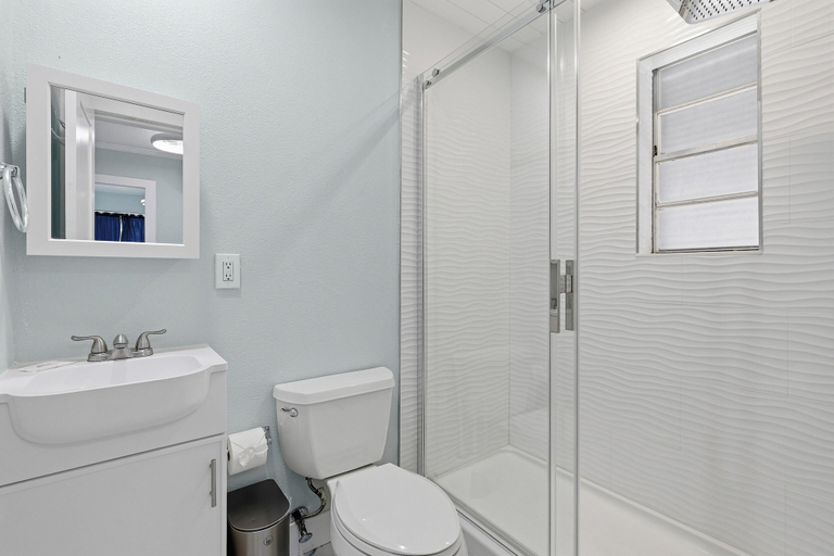 Bathroom 4, Flagler Suites 1, Volusia