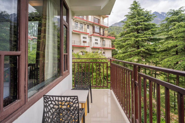 Room 4, Treebo Holiday Hill, Kangra