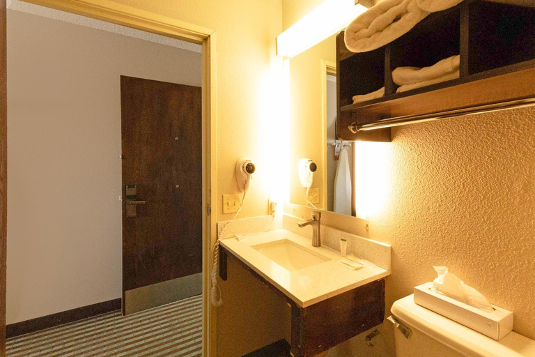 Bathroom 3, Mid Rest Inn Lexington NE I-80, Dawson