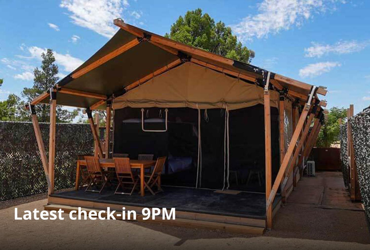 Exterior view, Kangaroo Lake C & V Park, Gannawarra