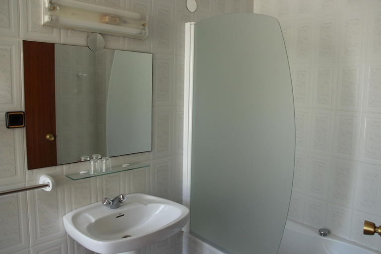 Bathroom, Hotel Vazquez Diaz, Huelva