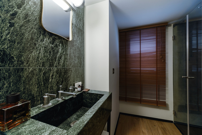 Bathroom 5, Club64, Barletta-Andria-Trani