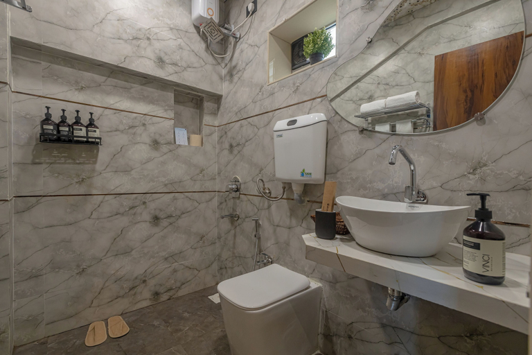 Bathroom 3, ELIVAAS Moonlit retreat 3 BHK with Pool, Raigarh