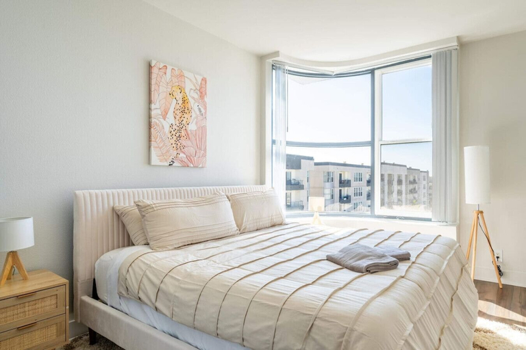 Interior 4, Sleek Marina Den, Central, Gym, Pool, King Bed, Los Angeles