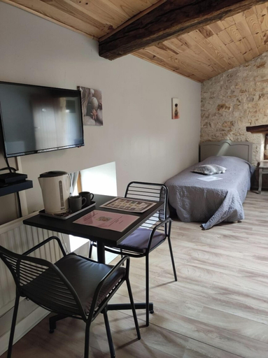 Bedroom 4, Les Chenêts, Deux-Sèvres