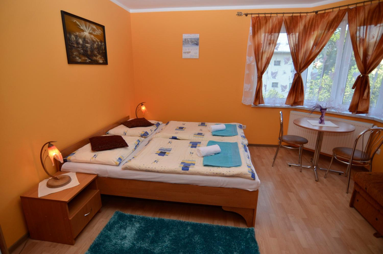 Bedroom 5, Penzion Central, Cadca