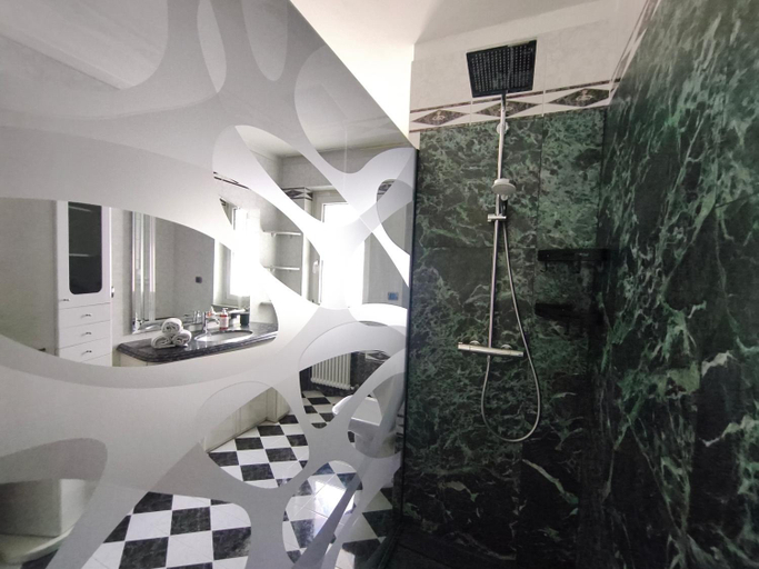 Bathroom 3, Superior Apartments Giovannini, Trento