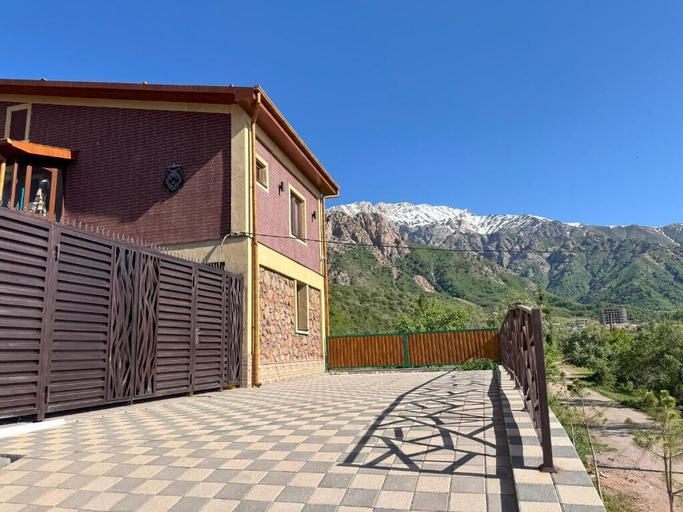 Property grounds 2, Guest House Mountine Paradise, Bo'stonliq