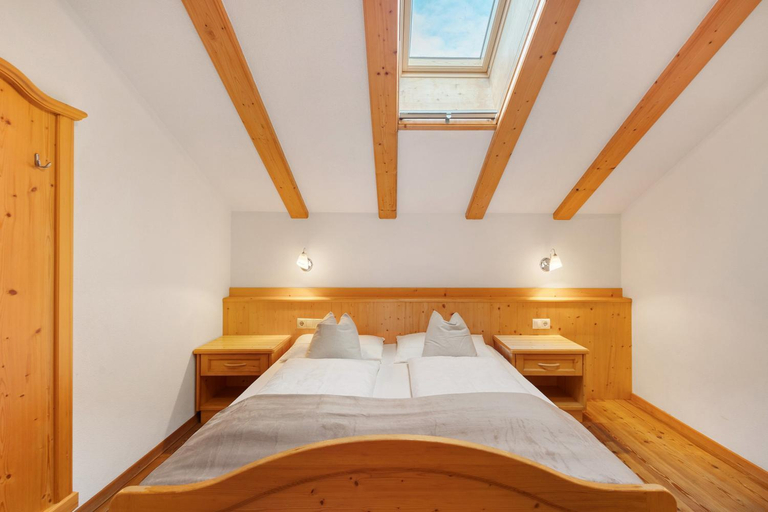 Bedroom 2, Maierhof, Bolzano