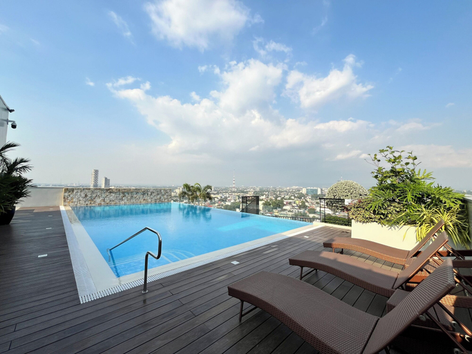 Pool 3, Luxee Haven Airbnb, Quezon City