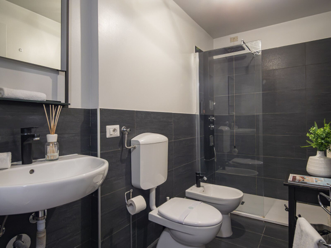 Bathroom 5, Fiori - Bright Stylish Loft in the Heart of Brera, Milano