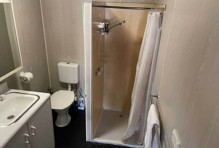 Bathroom 4, Kangaroo Lake C & C Park, Gannawarra