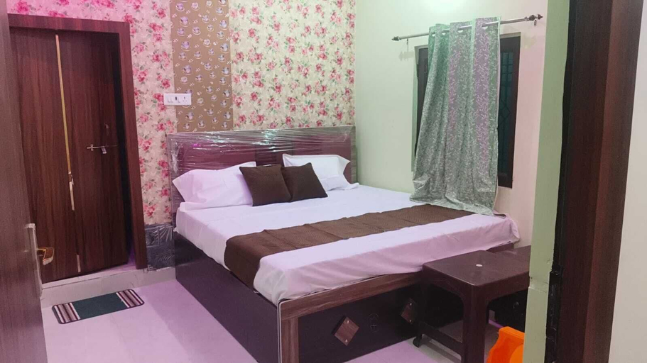 Room 5, HOTEL KUSHAL AND RESTAURANT, Allahabad
