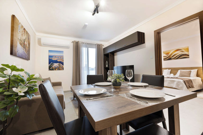 Dining, Luxury 1BR Stay at The Podium - Marina