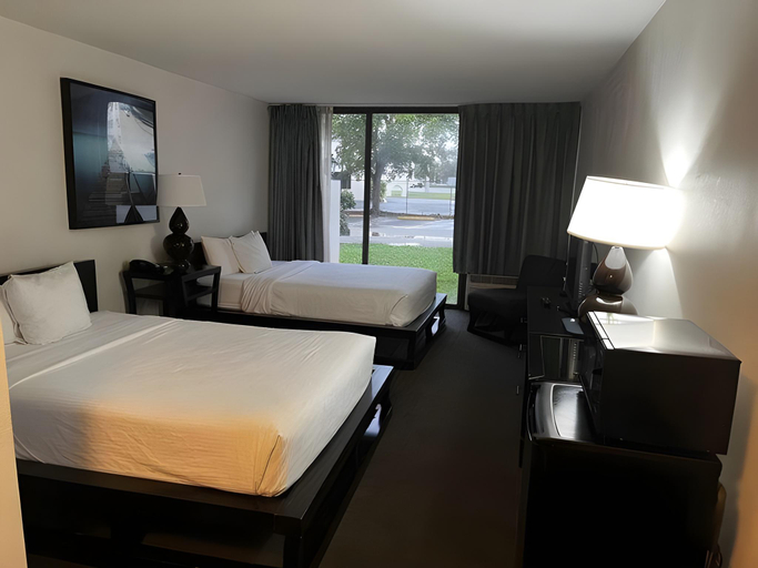 Bedroom 3, 88 Palms Hotel & Event Center, Palm Beach