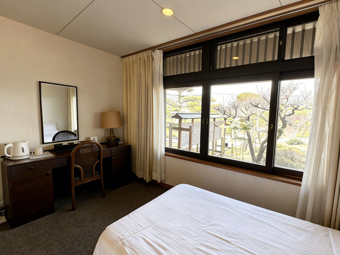 Bedroom 5, Kansai Airport Hotel Pine Villa, Izumisano