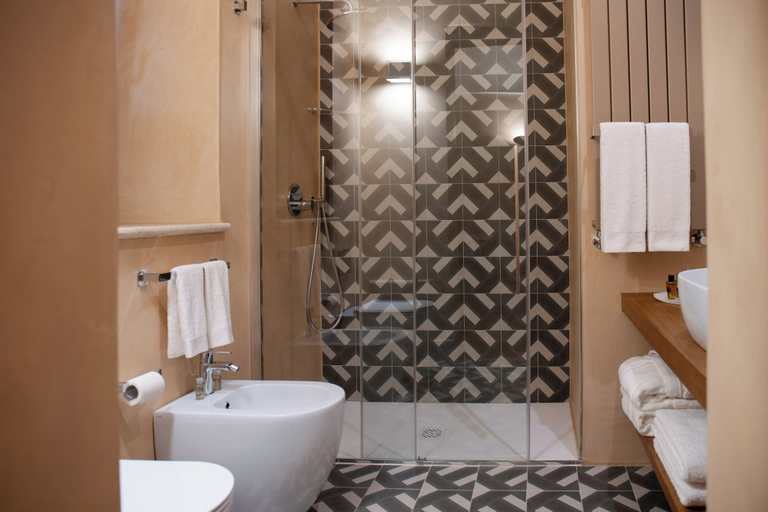 Bathroom 5, Palazzo Gulino, Agrigento
