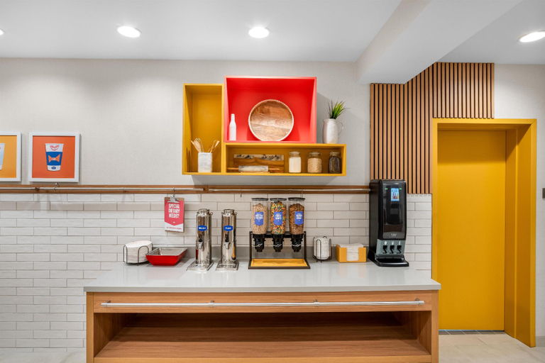 Food & Drinks 4, Hampton Inn by Hilton Addison Dallas, Dallas