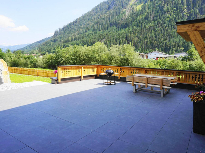 Others 4, Apartment in Flachau With Mountain Views, Sankt Johann im Pongau