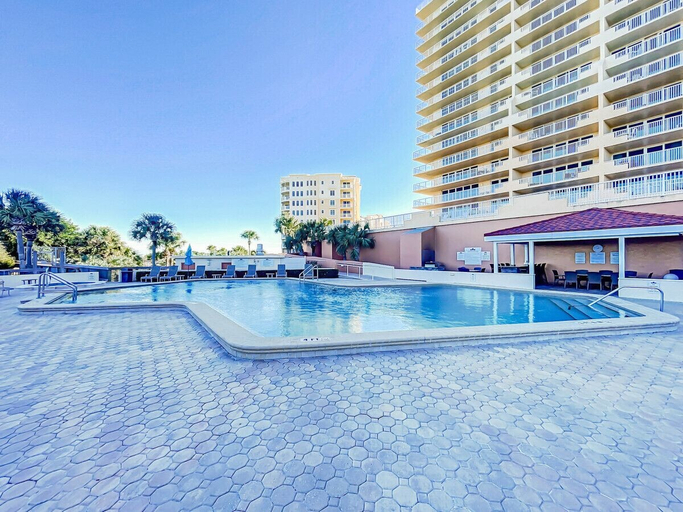 Sport & Beauty 5, New Smyrna Luxury Beachfront Condo Pool Hot Tub, Volusia
