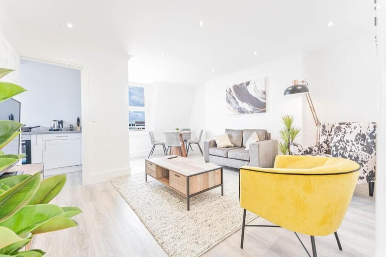 Living area 3, The Residence by Guestz, Gloucestershire