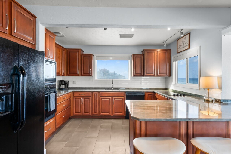 Interior 5, Pool, 7 Bedrooms, Direct Oceanfront, 4 Kitchens, Volusia