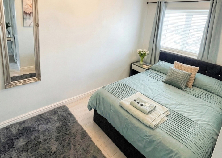 Bedroom 3, 2 Bed House - Sleeps 4 - Parking - Pets - Garden, Doncaster