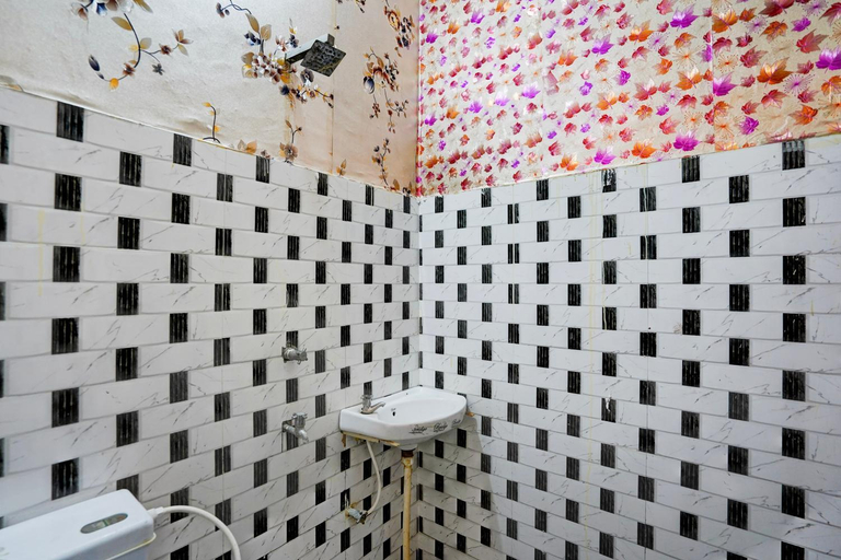 Bathroom 3, SPOT ON PARKS HOTEL, Sambhal