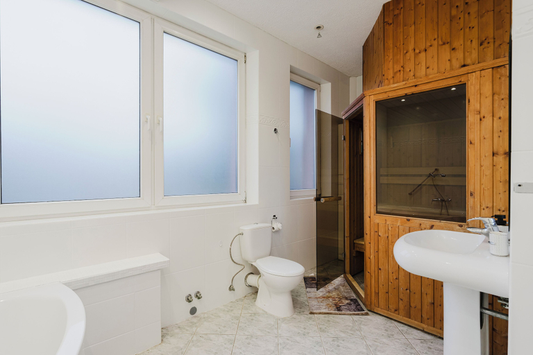 Bathroom 3, Red House, Gdynia