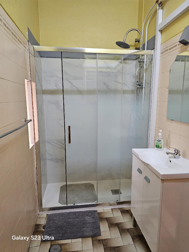 Bathroom 2, Residencial Flor dos Cavaleiros, Lisbon