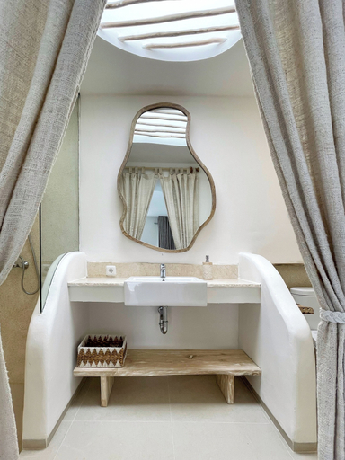 Bathroom 2, Casa Nimare, Badung