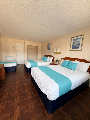 Bedroom 4, Mission Bay Motel, San Diego