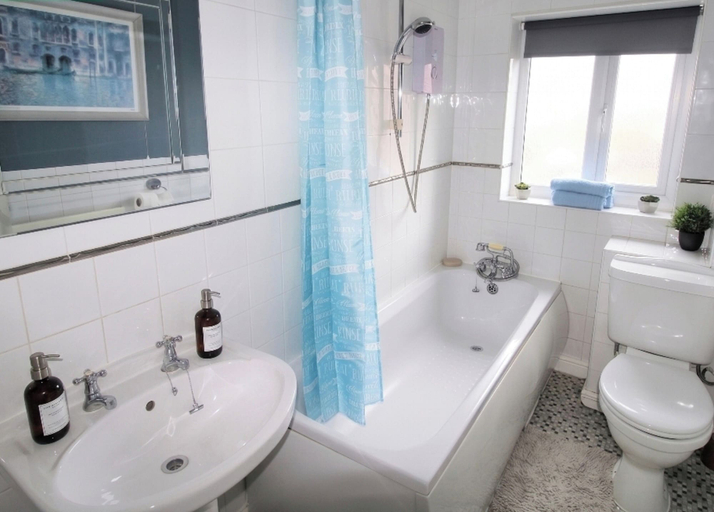 Bathroom, 2 Bed House - Sleeps 4 - Parking - Pets - Garden, Doncaster