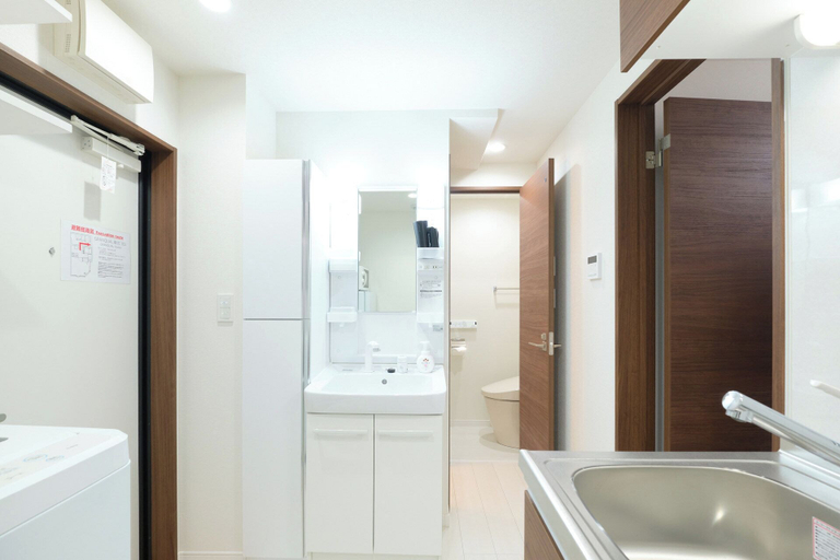 Bathroom 3, GRANQUAL Horikiri by Tranova, Katsushika